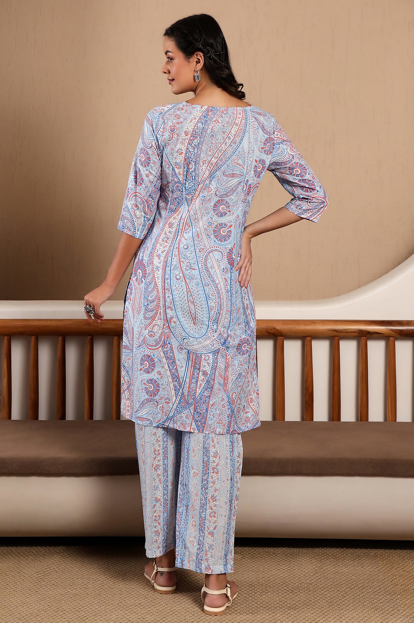 Light Blue Paisley Printed kurta Co-Ord Set - View 5