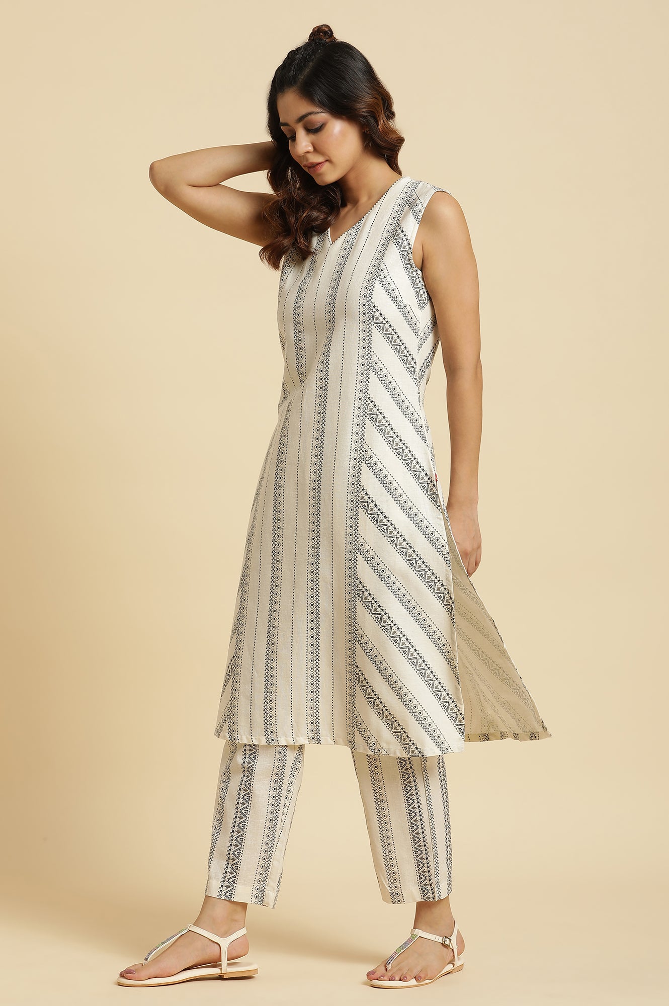 Ecru Printed Kurta &amp; Pants Co-Ord Set With Kantha Detail - View 9